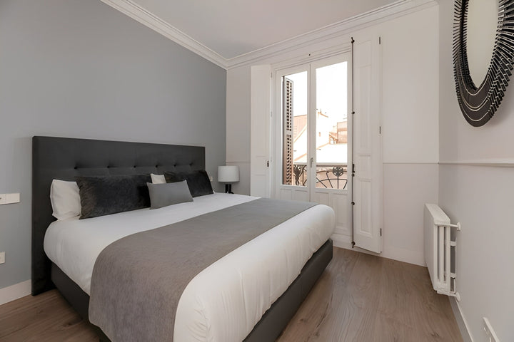 Small Bedroom Solutions: Why a Divan Bed Could Be Your Secret Space Saver