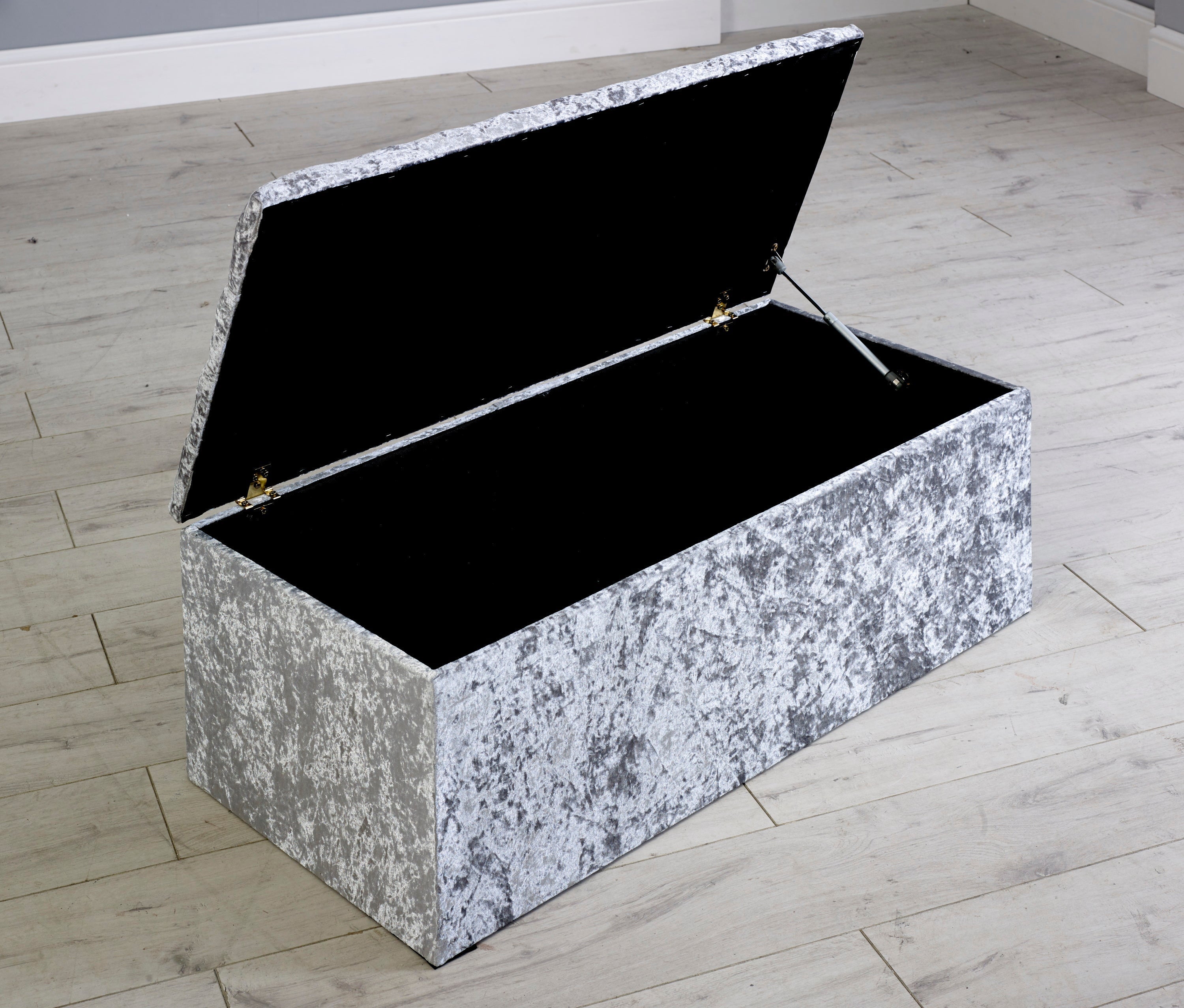 Verona Horizontal Lined Gas Lift Ottoman Blanket Storage Box